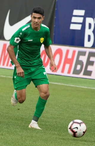 Достонбек Хамдамов