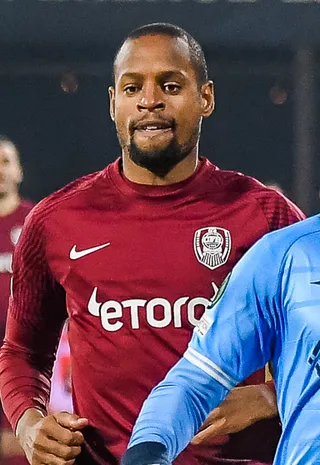 Рангело Янга